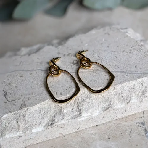 Linked Misshape Hoop Earring in Gold
